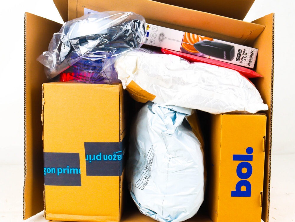 Doos met Ongeopende Postpakketten