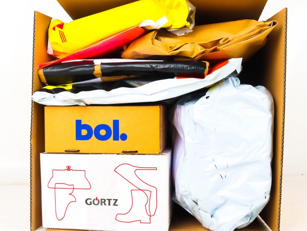 Doos met Ongeopende Postpakketten