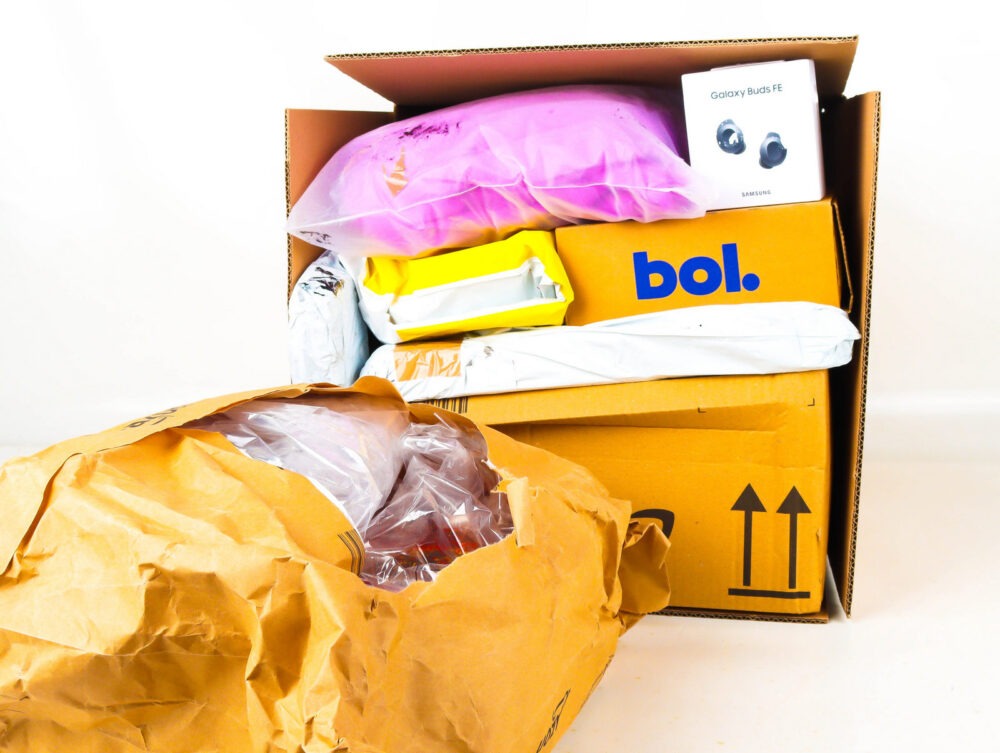 Doos met Ongeopende Postpakketten