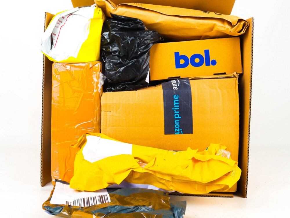 Doos met Ongeopende Postpakketten
