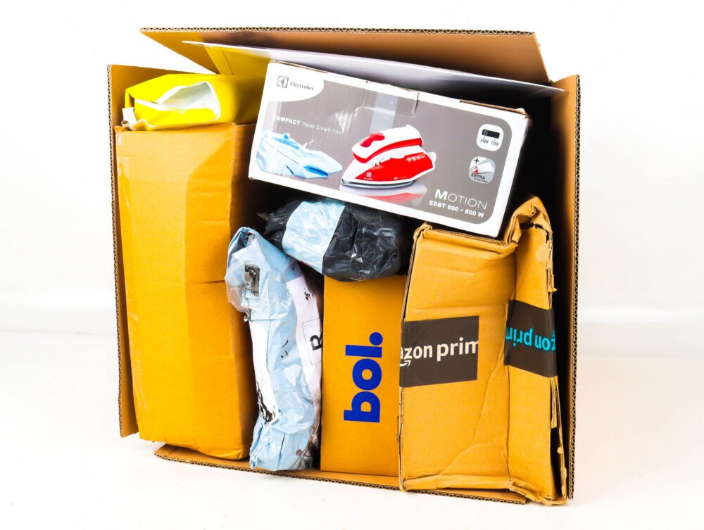 Doos met Ongeopende Postpakketten