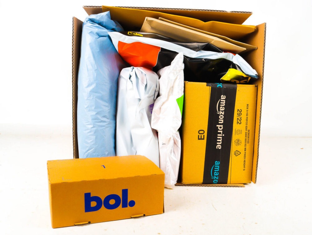 Doos met Verloren Postpakketten