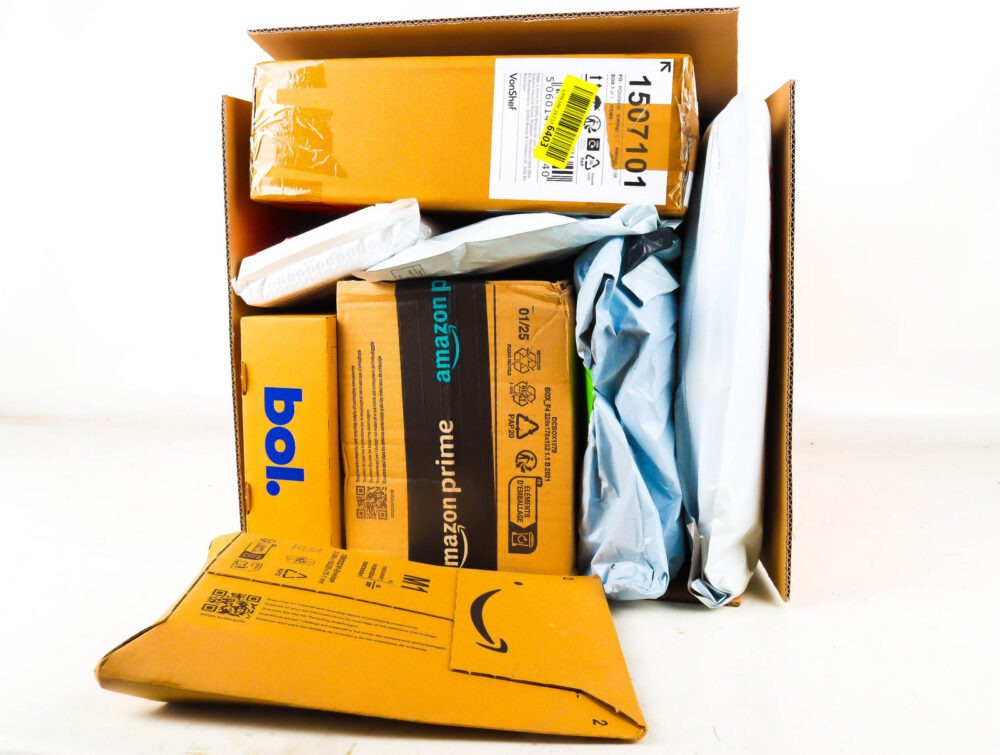 Doos met Verloren Postpakketten
