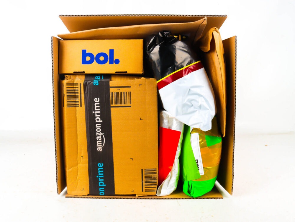 Doos met Verloren Postpakketten