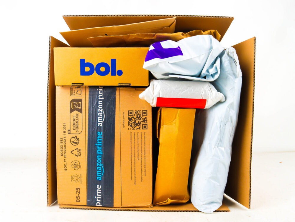 Doos met Verloren Postpakketten