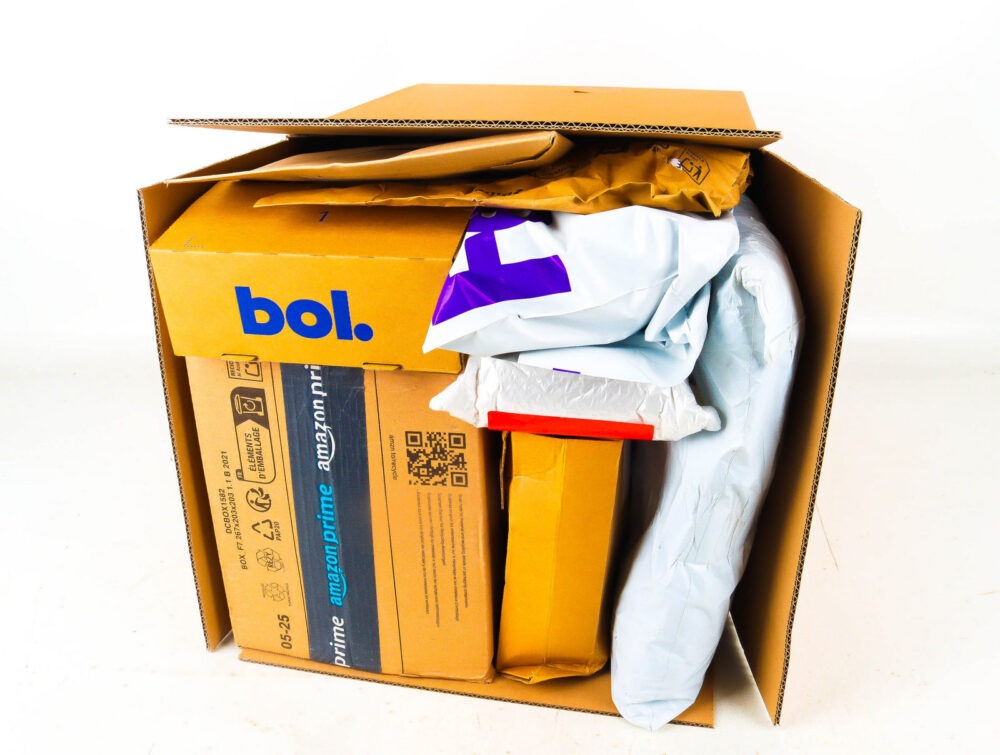 Doos met Verloren Postpakketten