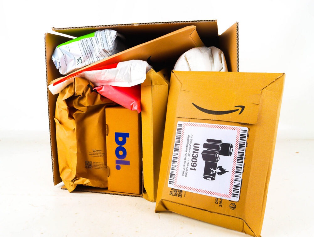 Doos met Verloren Postpakketten