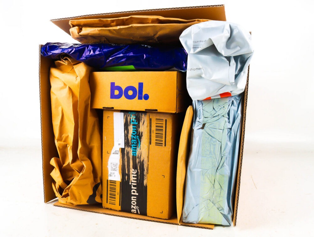 Doos met Verloren Postpakketten