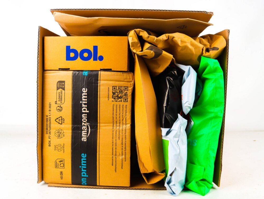 Doos met Verloren Postpakketten