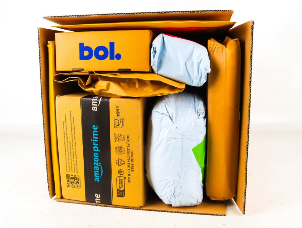 Doos met Verloren Postpakketten
