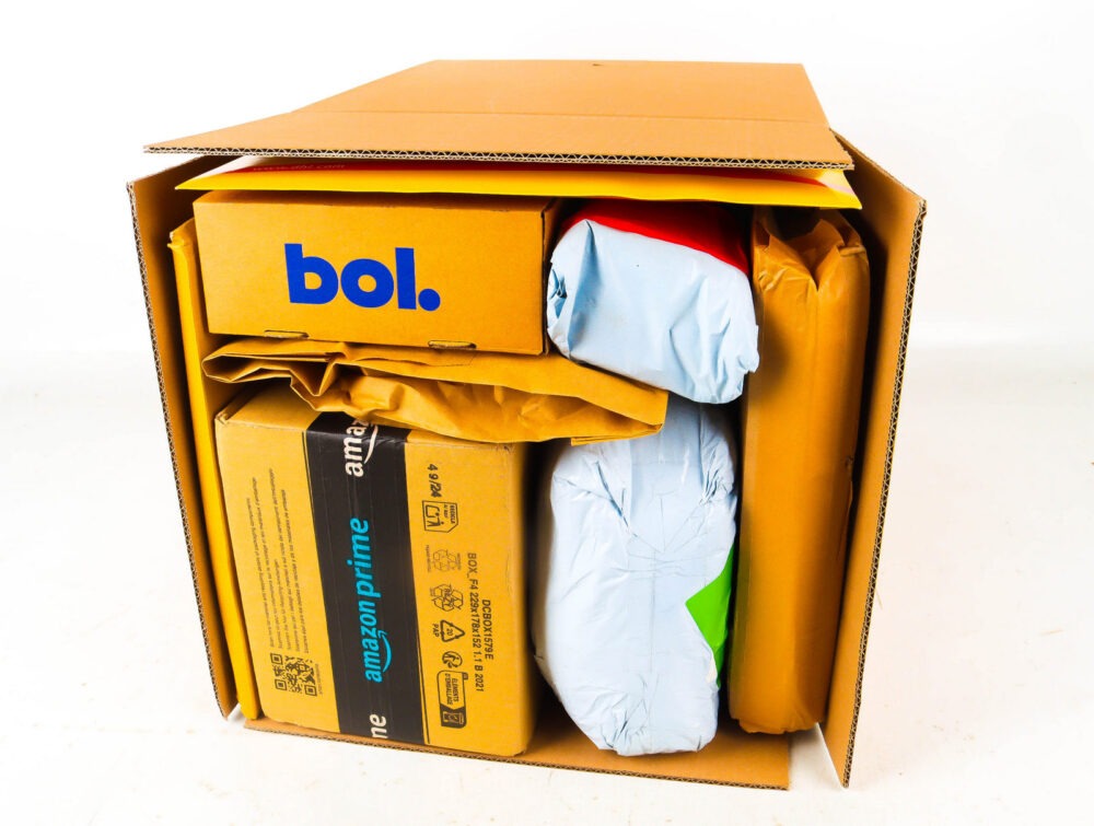 Doos met Verloren Postpakketten