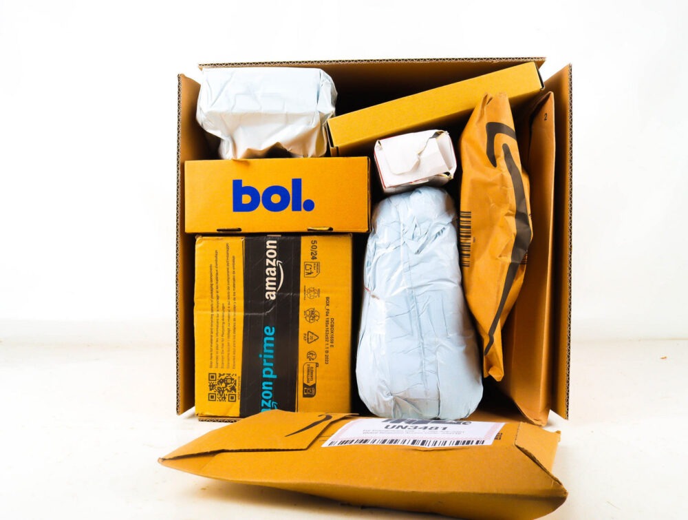 Doos met Verloren Postpakketten