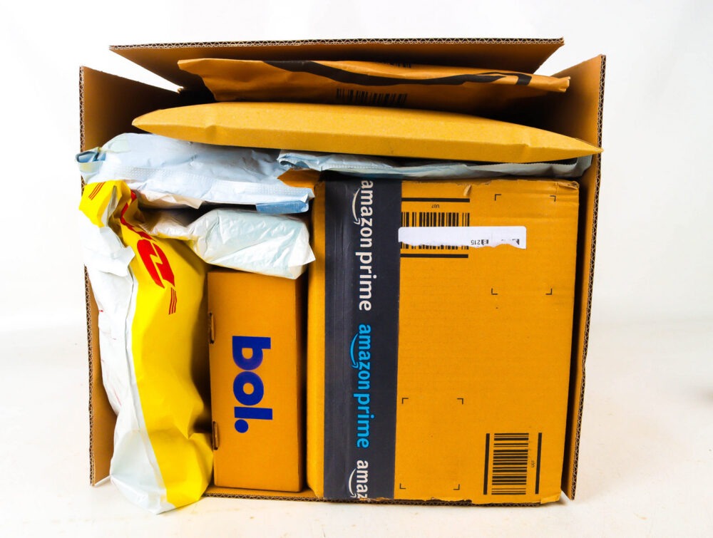 Doos met Verloren Postpakketten