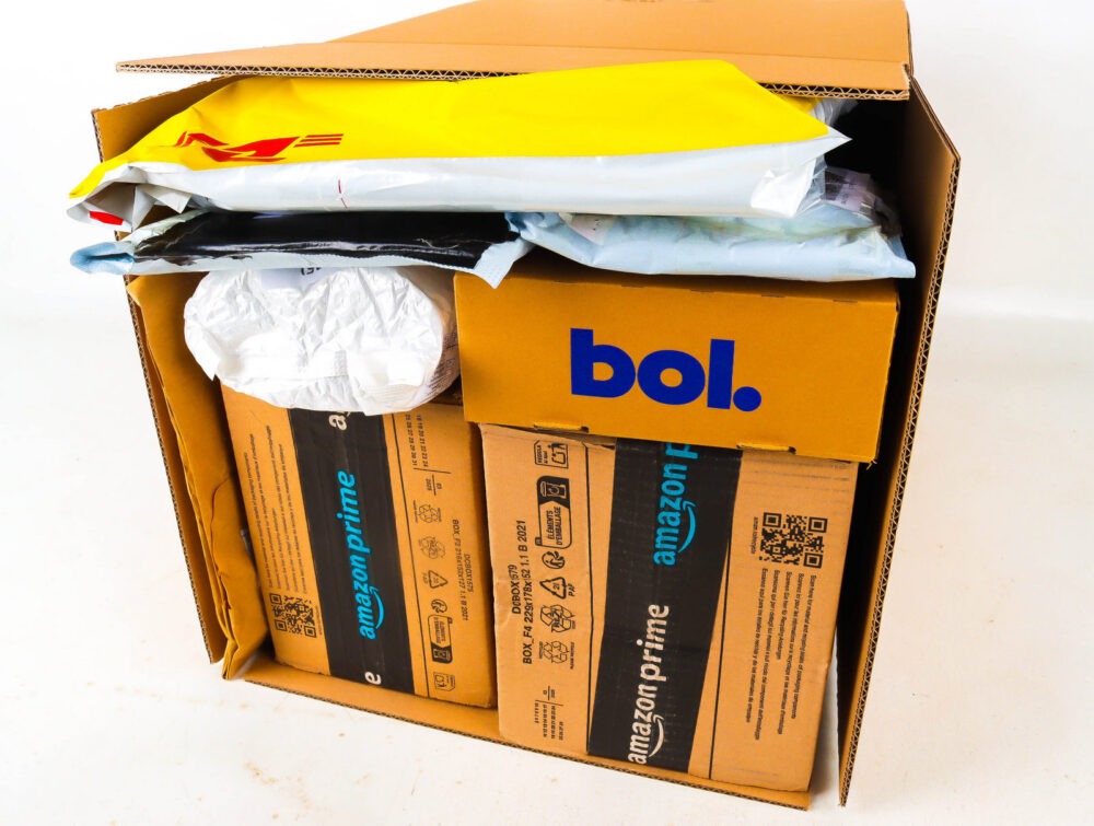 Doos met Verloren Postpakketten