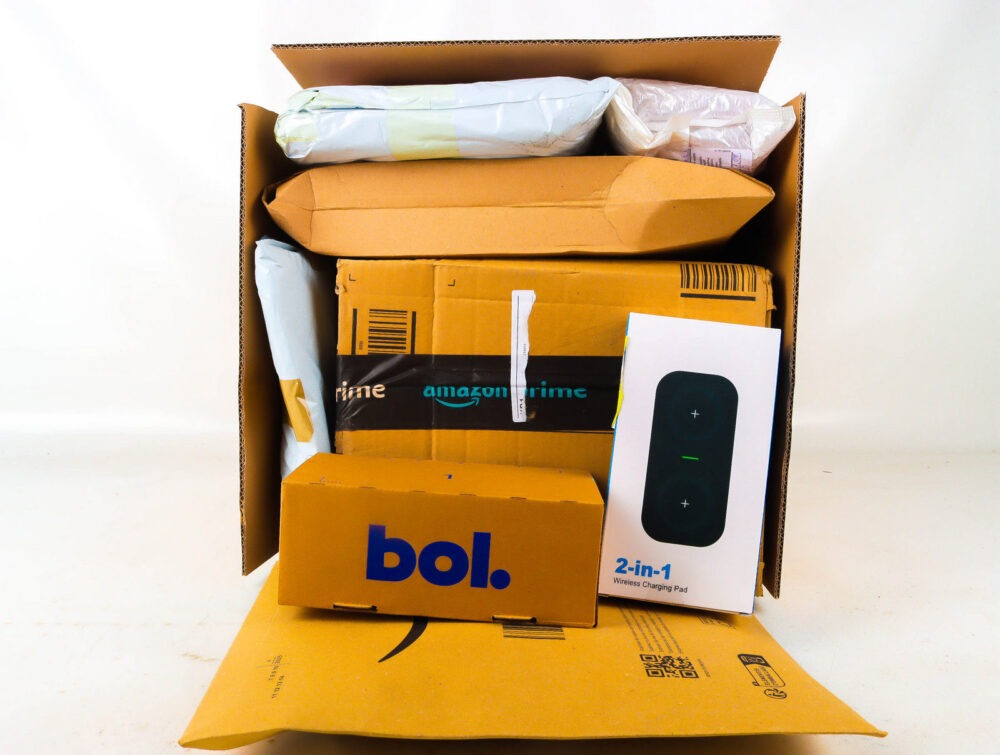 Doos met Verloren Postpakketten