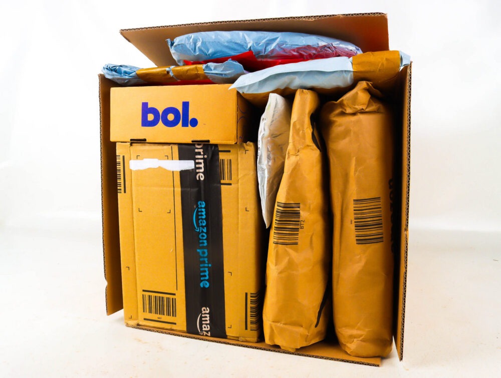 Doos met Verloren Postpakketten
