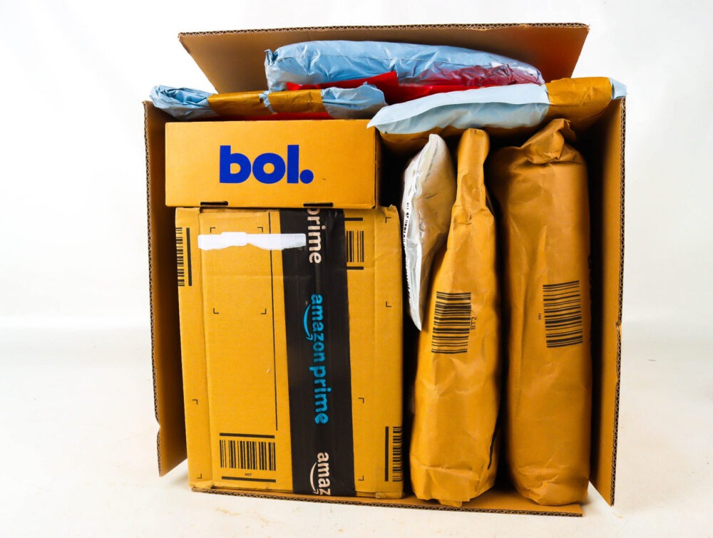 Doos met Verloren Postpakketten