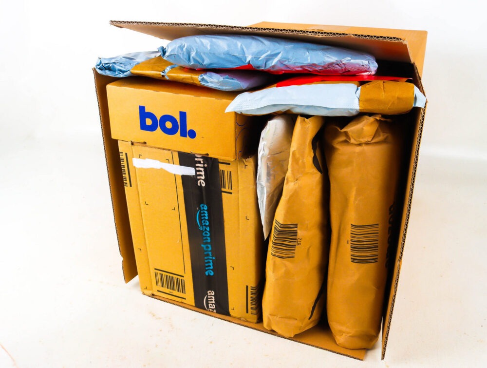 Doos met Verloren Postpakketten