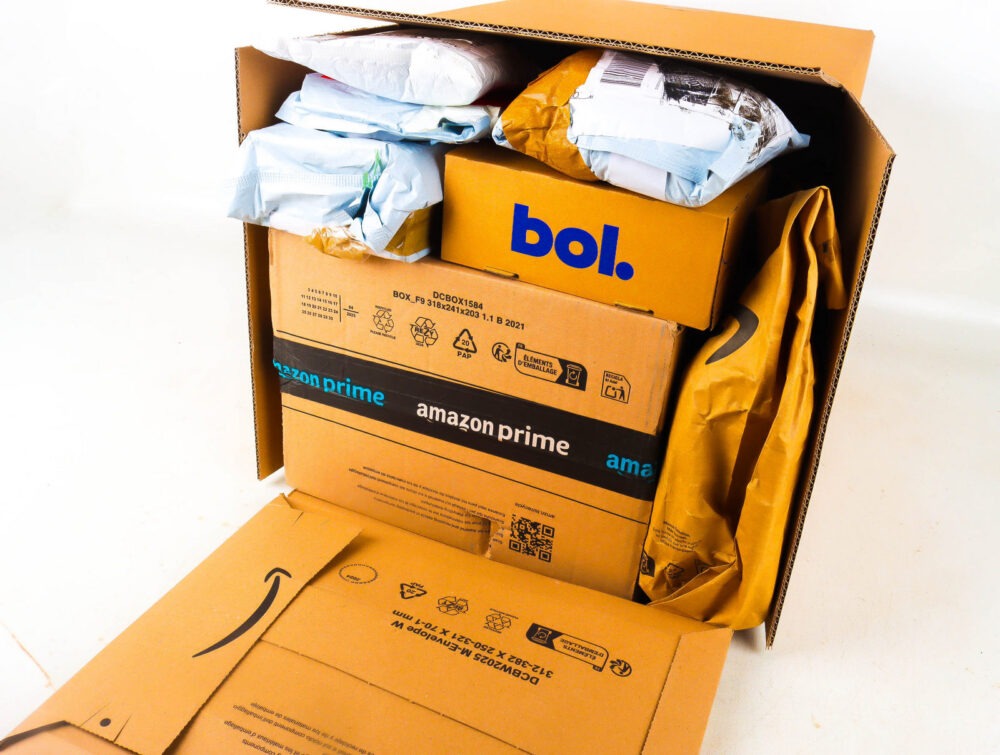 Doos met Verloren Postpakketten