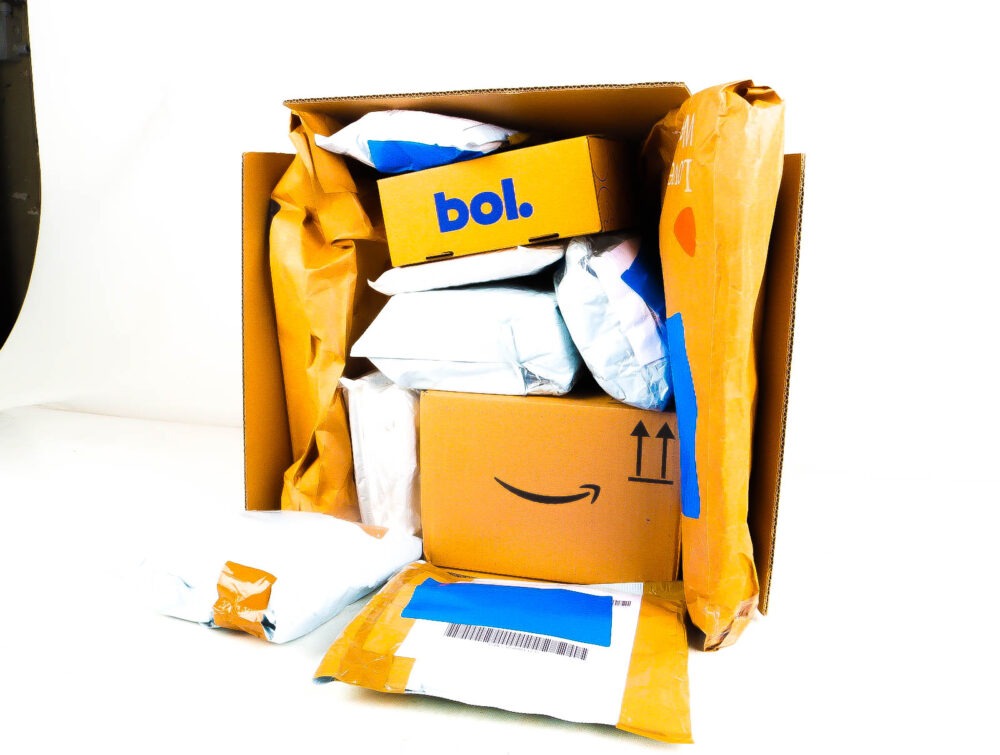 Doos met Verloren Postpakketten