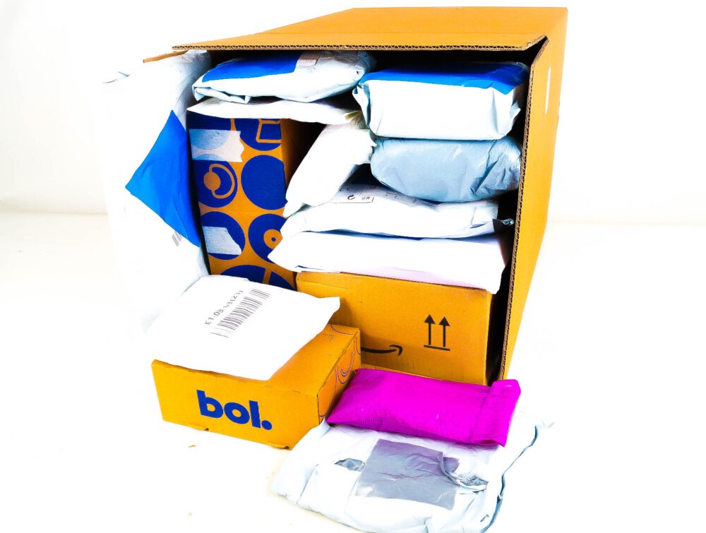 Doos met Verloren Postpakketten