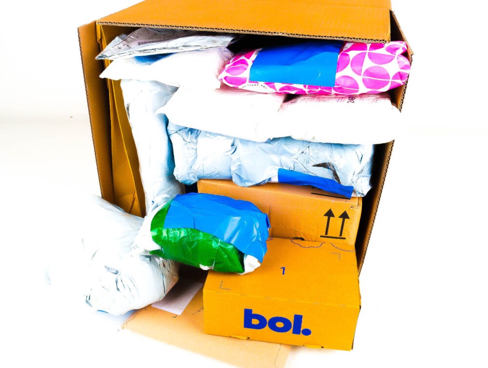 Doos met Verloren Postpakketten