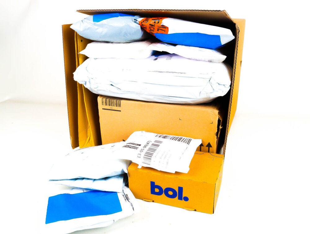 Doos met Verloren Postpakketten