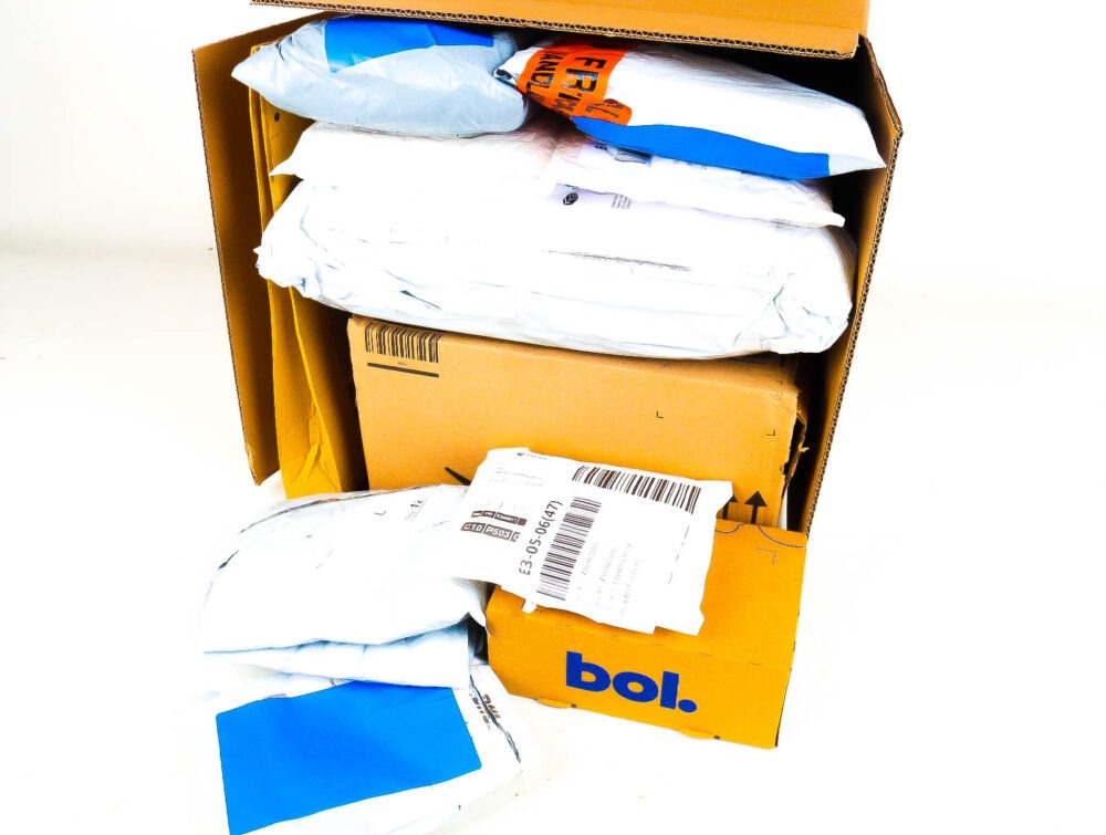 Doos met Verloren Postpakketten