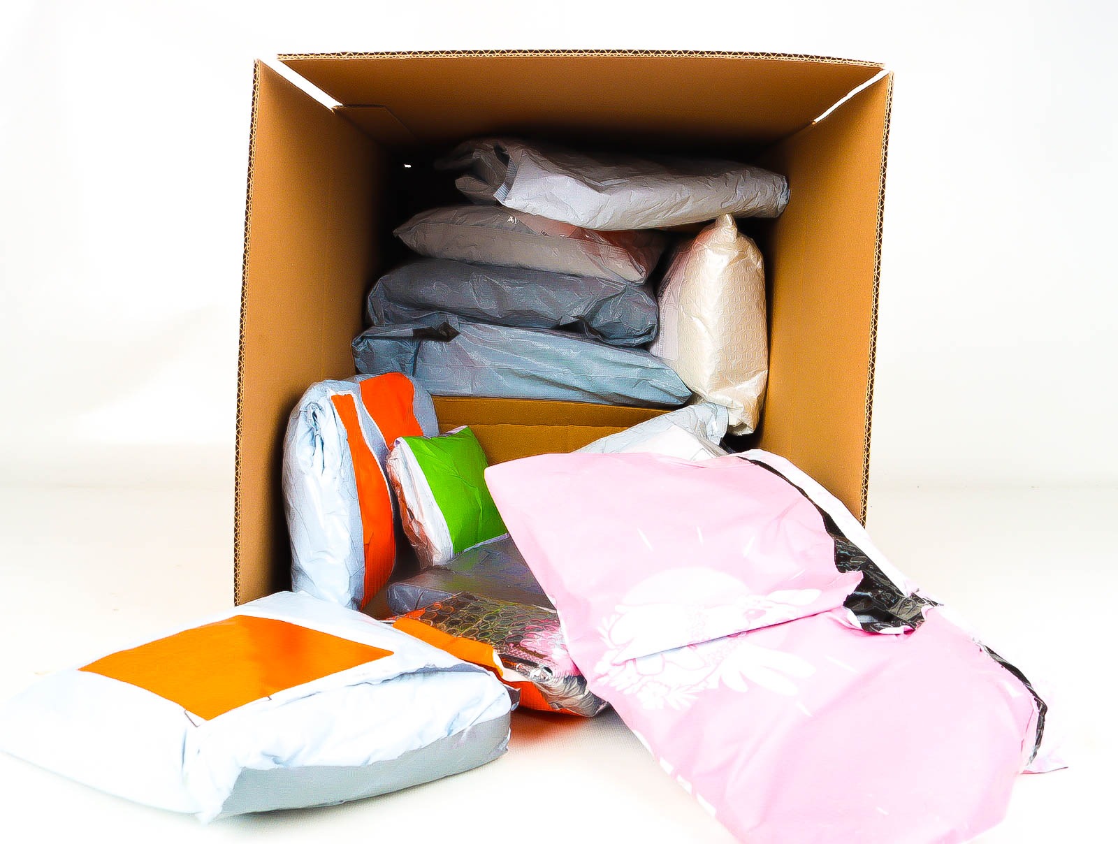 Doos met Verloren & Retour Postpakketten