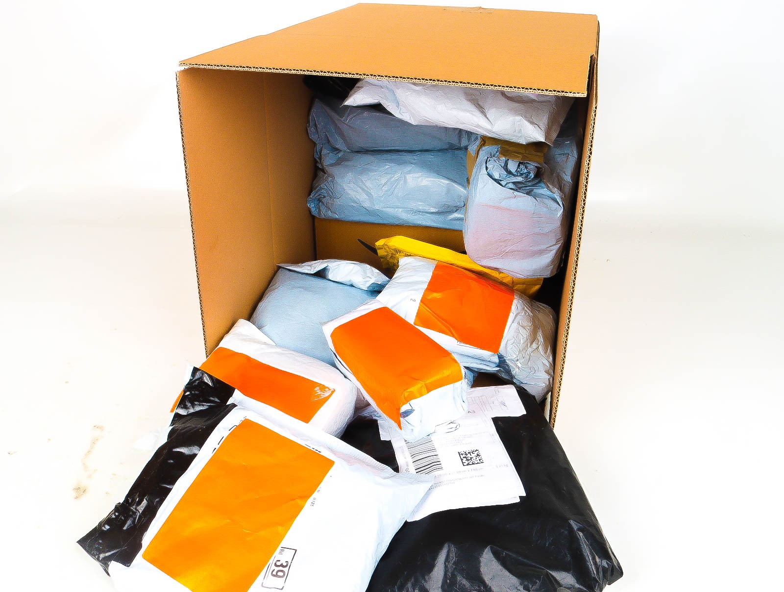 Doos met Verloren & Retour Postpakketten