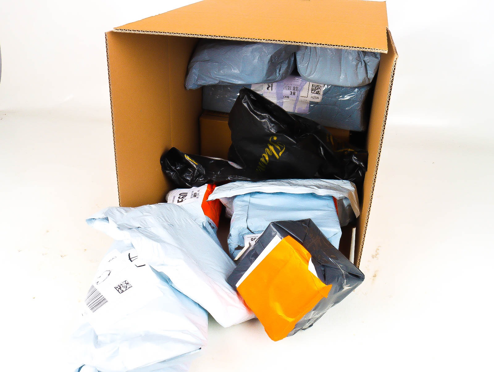 Doos met Verloren & Retour Postpakketten