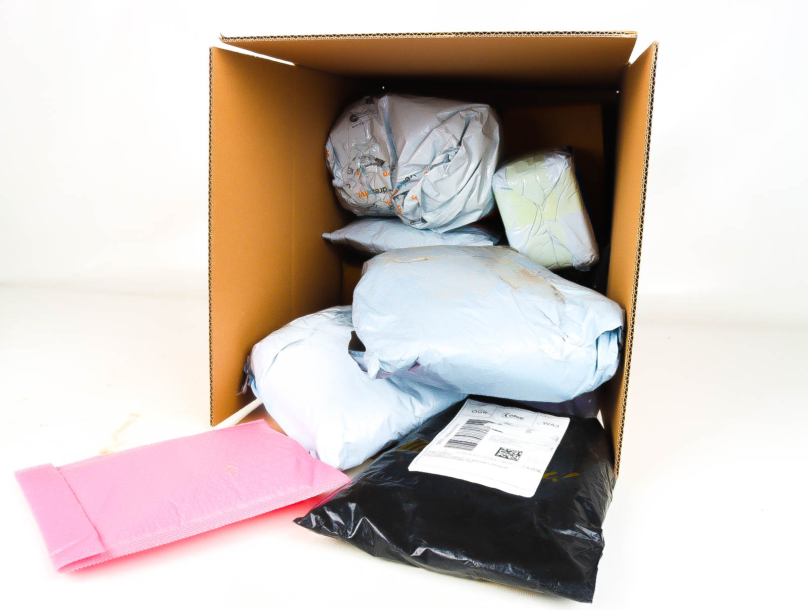 Doos met Verloren & Retour Postpakketten