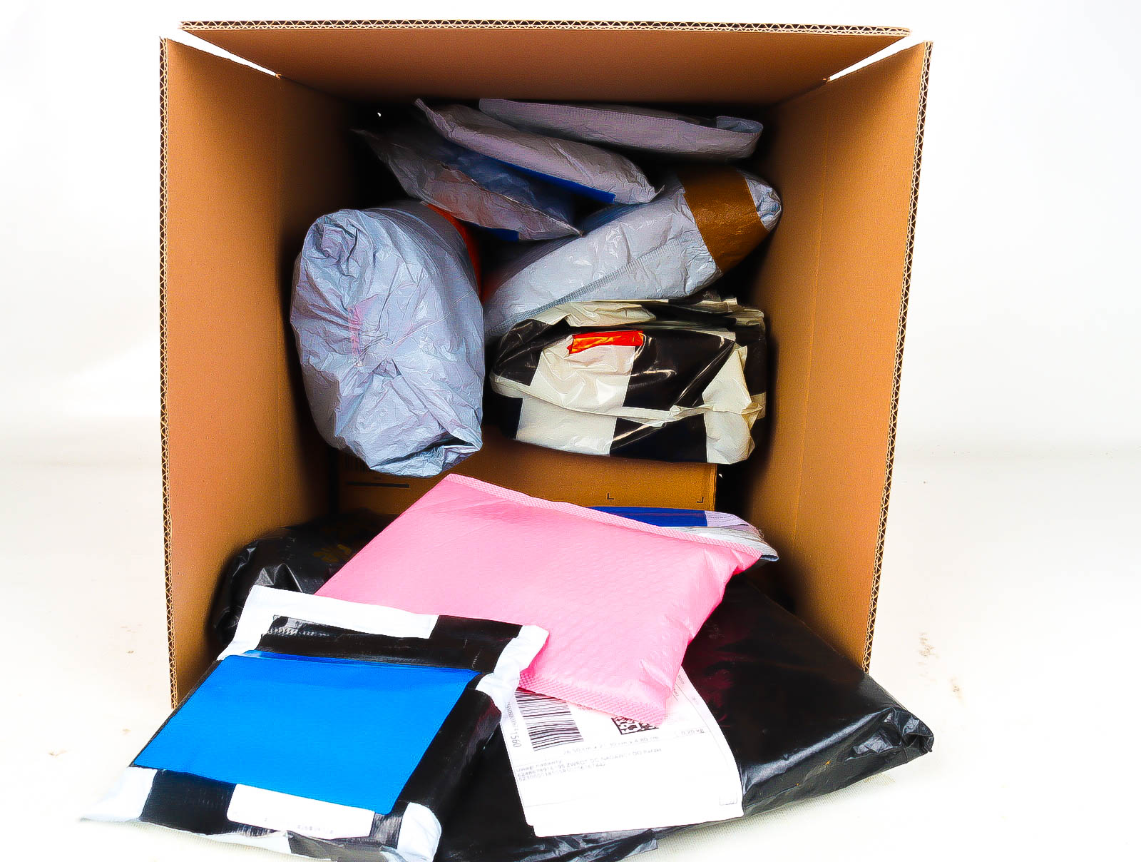 Doos met Verloren & Retour Postpakketten