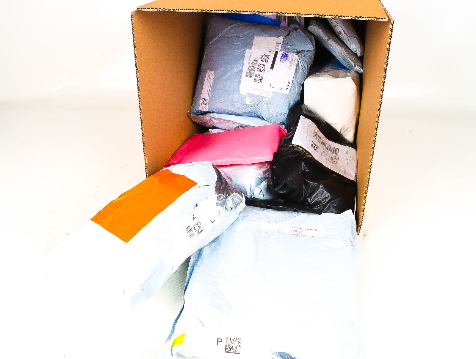 Doos met Verloren & Retour Postpakketten