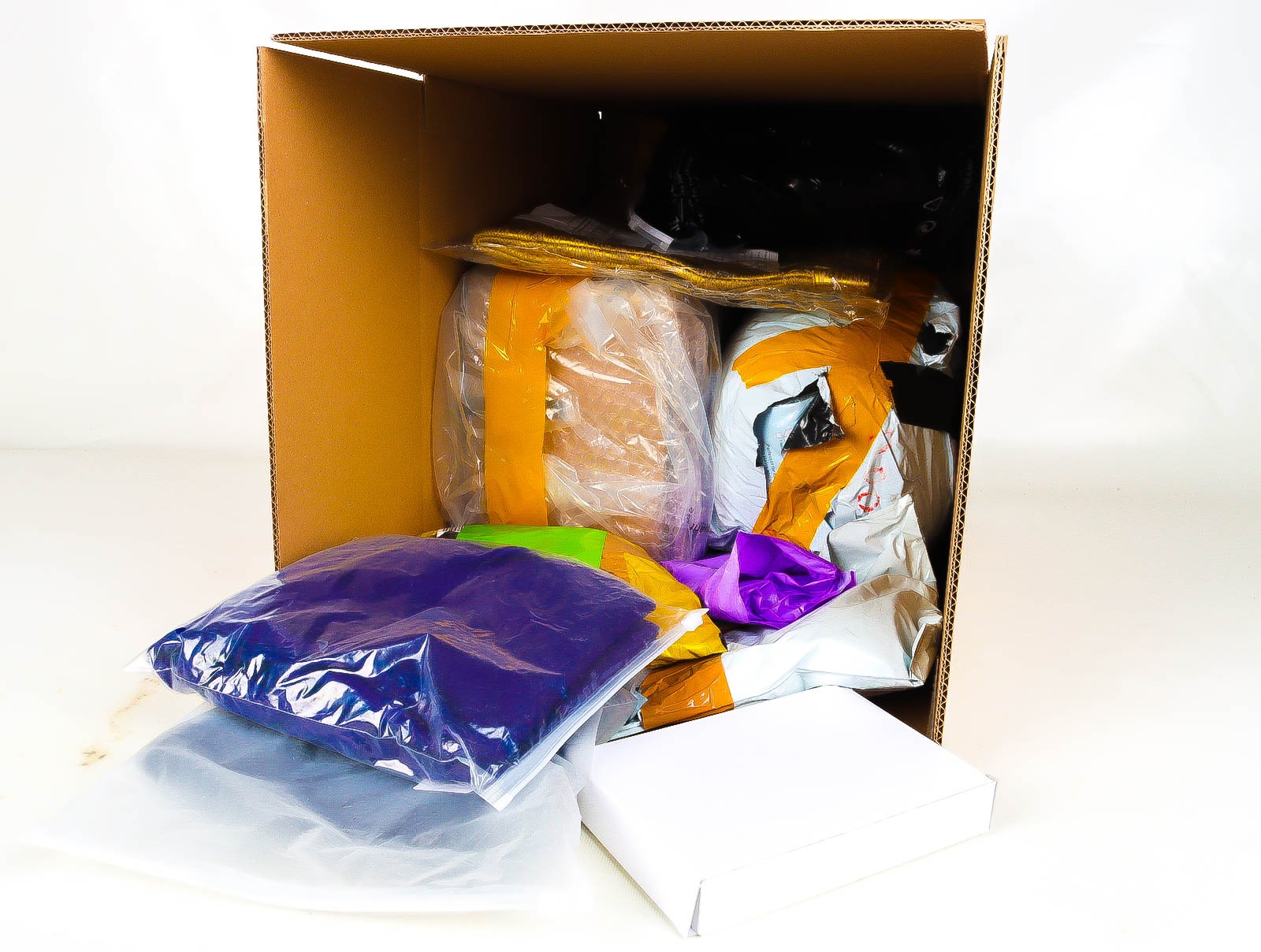 Doos met Verloren & Retour Postpakketten