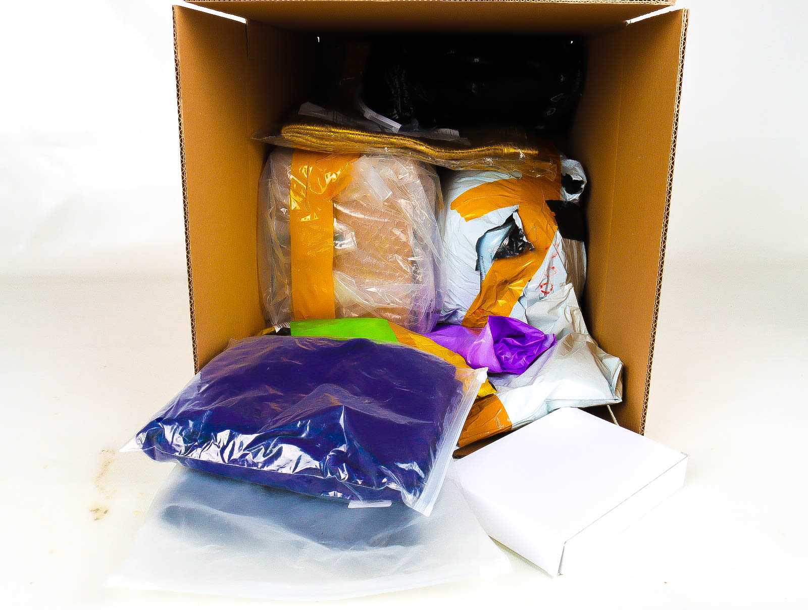 Doos met Verloren & Retour Postpakketten