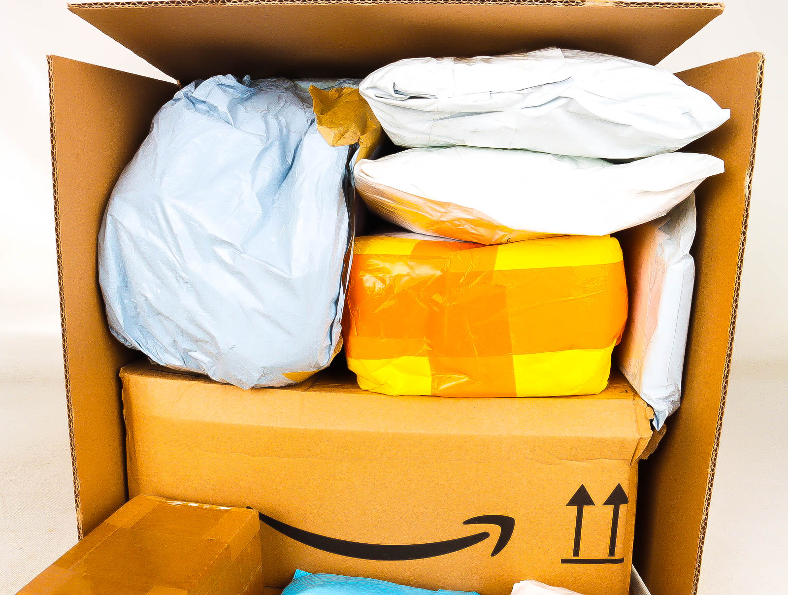 Doos met Verloren & Retour Postpakketten