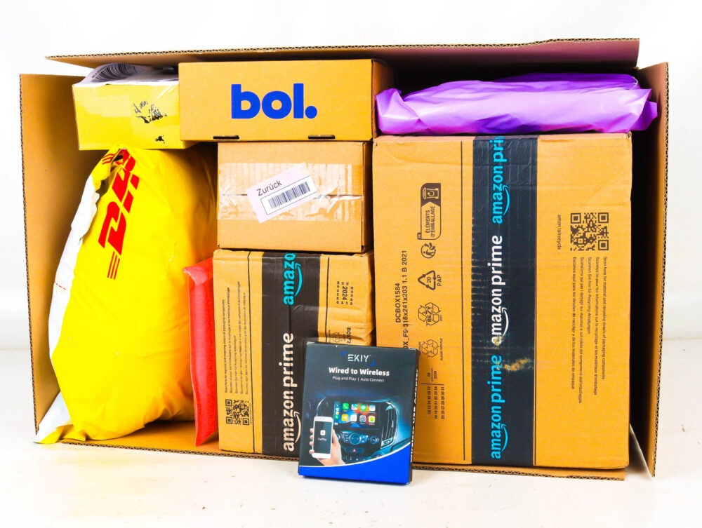 XL Doos met Ongeopende Postpakketten