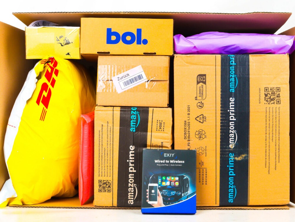 XL Doos met Ongeopende Postpakketten