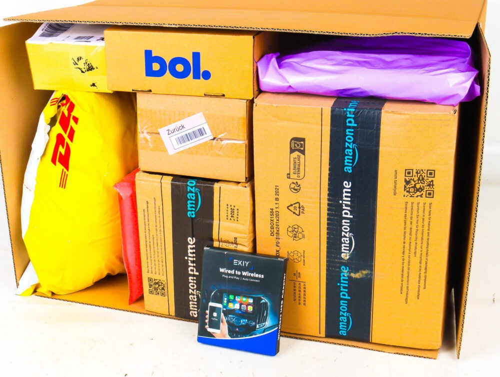 XL Doos met Ongeopende Postpakketten
