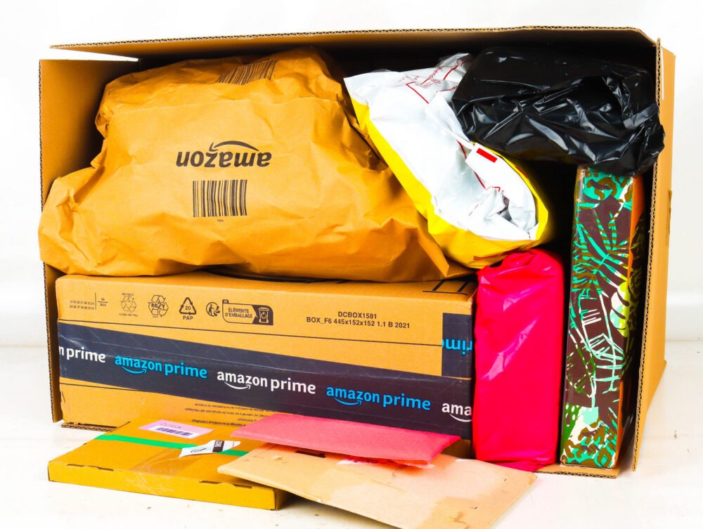 XL Doos met Ongeopende Postpakketten