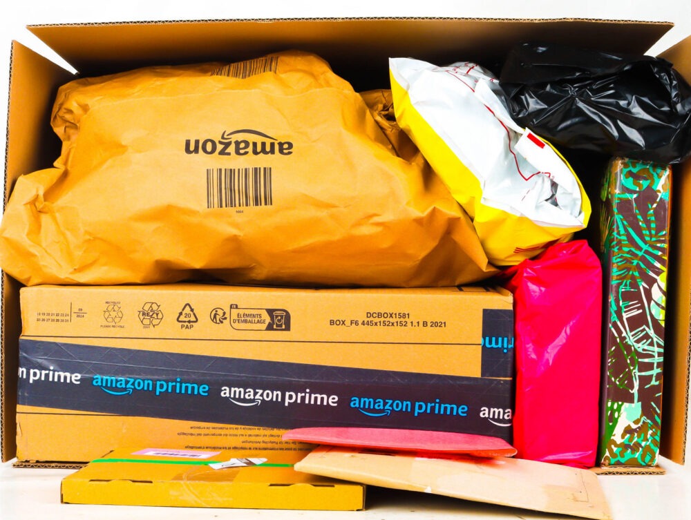 XL Doos met Ongeopende Postpakketten