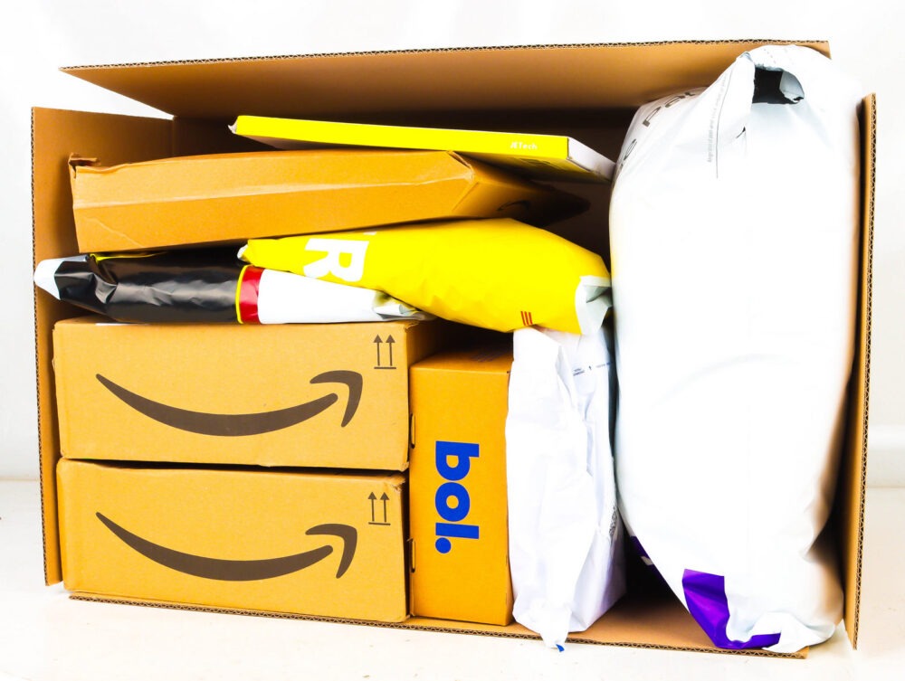 XL Doos met Ongeopende Postpakketten
