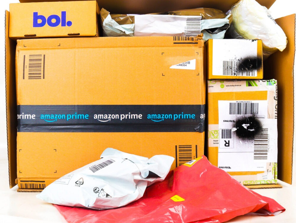 XL Doos met Ongeopende Postpakketten