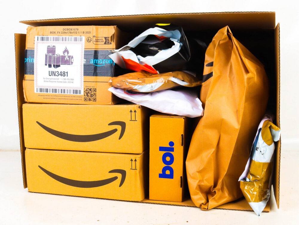 XL Doos met Ongeopende Postpakketten