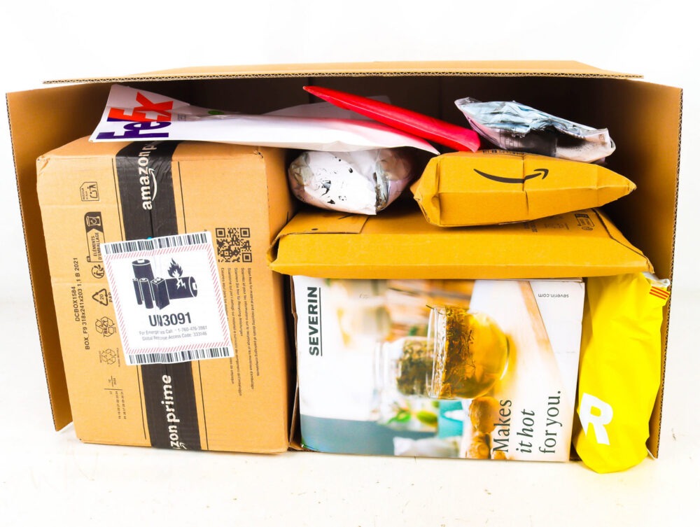 XL Doos met Ongeopende Postpakketten