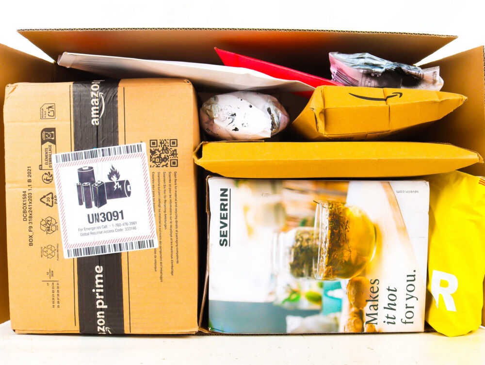 XL Doos met Ongeopende Postpakketten