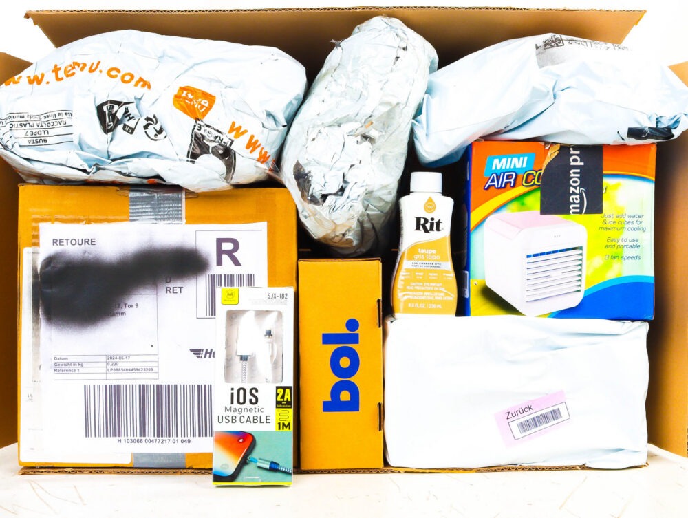 XL Doos met Ongeopende Postpakketten