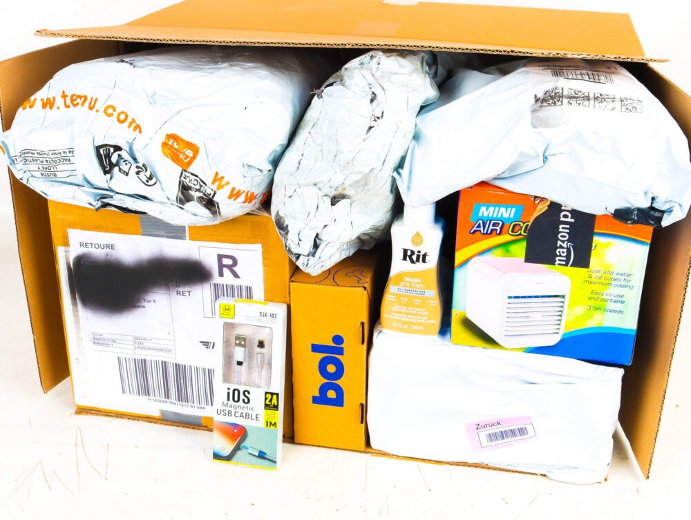 XL Doos met Ongeopende Postpakketten