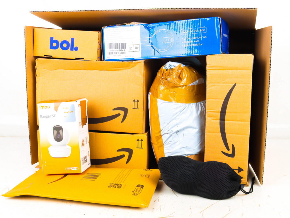 XL Doos met Ongeopende Postpakketten